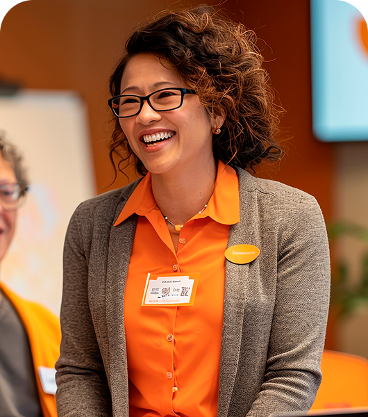 Profissional sorrindo no trabalho